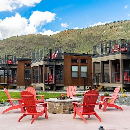 The Ridgeline Hotel At Yellowstone, Ascend Hotel Collection Gardiner Exteriör bild