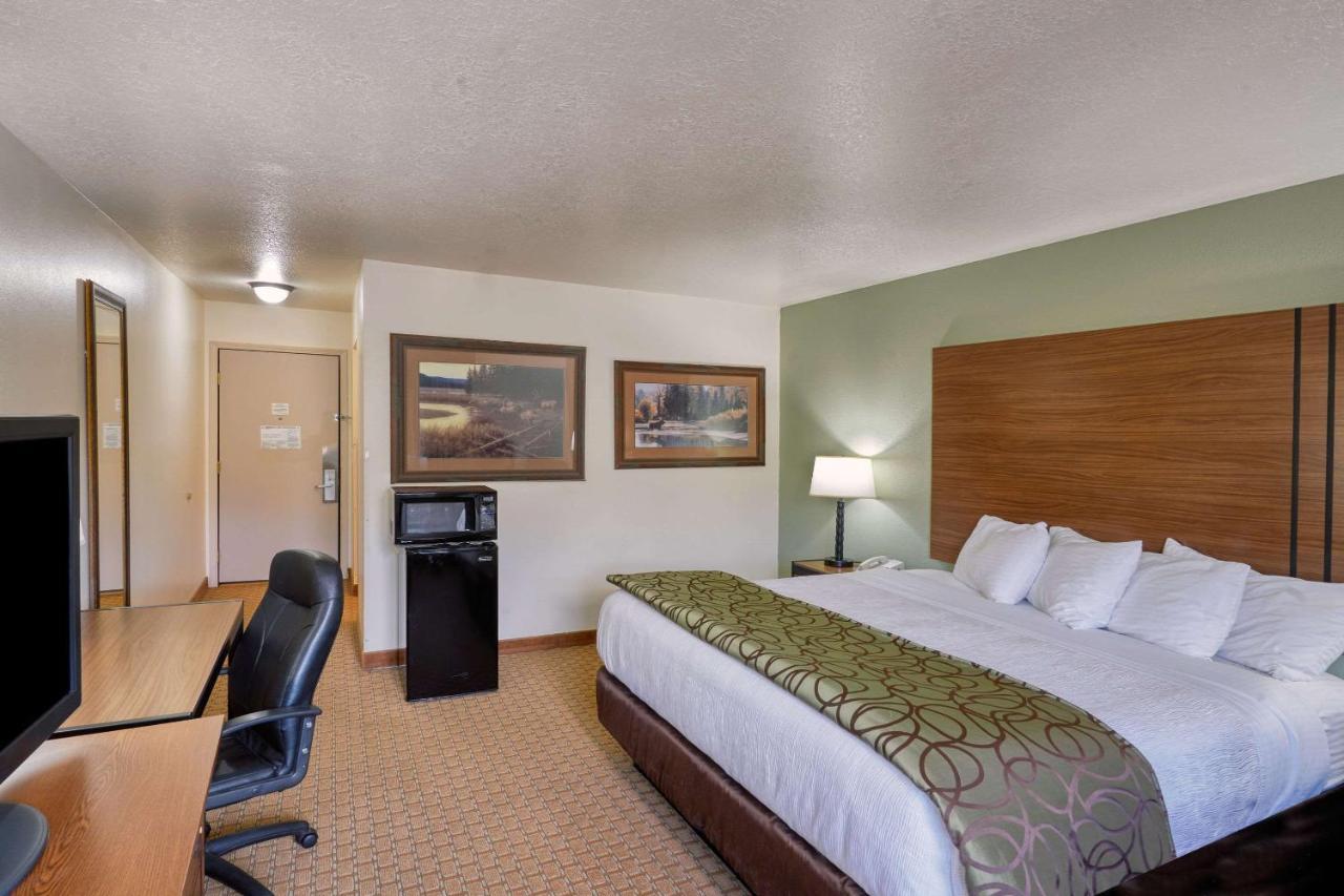 The Ridgeline Hotel At Yellowstone, Ascend Hotel Collection Gardiner Exteriör bild