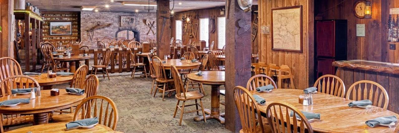 The Ridgeline Hotel At Yellowstone, Ascend Hotel Collection Gardiner Exteriör bild