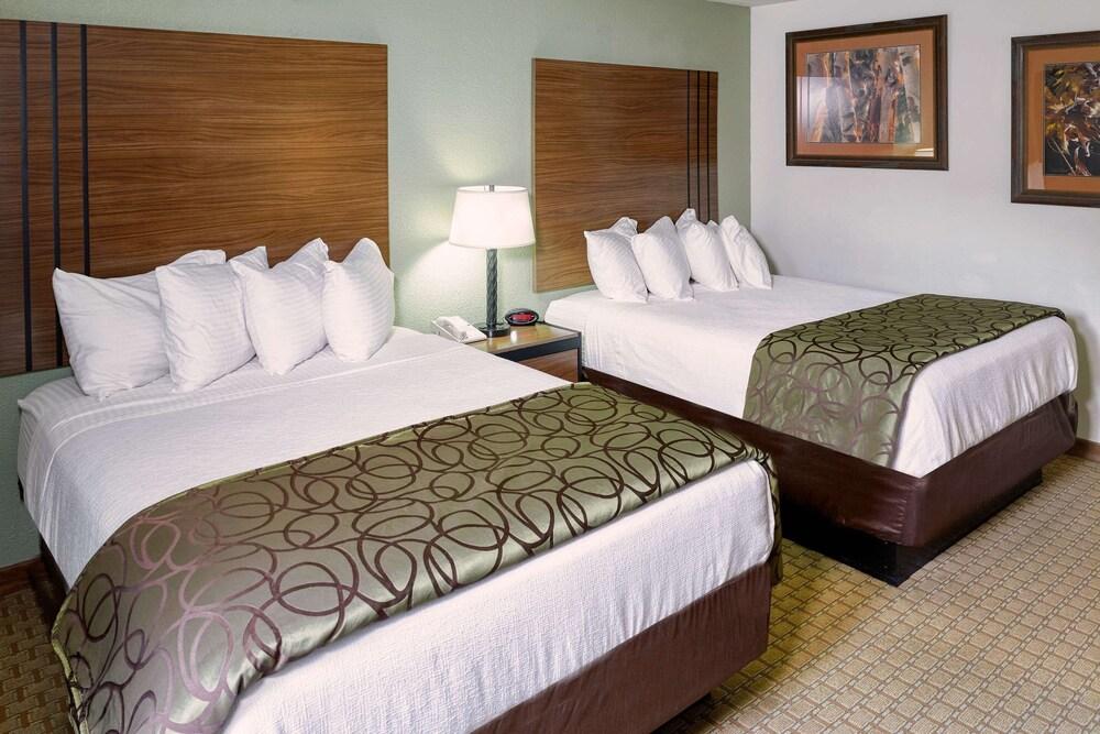 The Ridgeline Hotel At Yellowstone, Ascend Hotel Collection Gardiner Exteriör bild