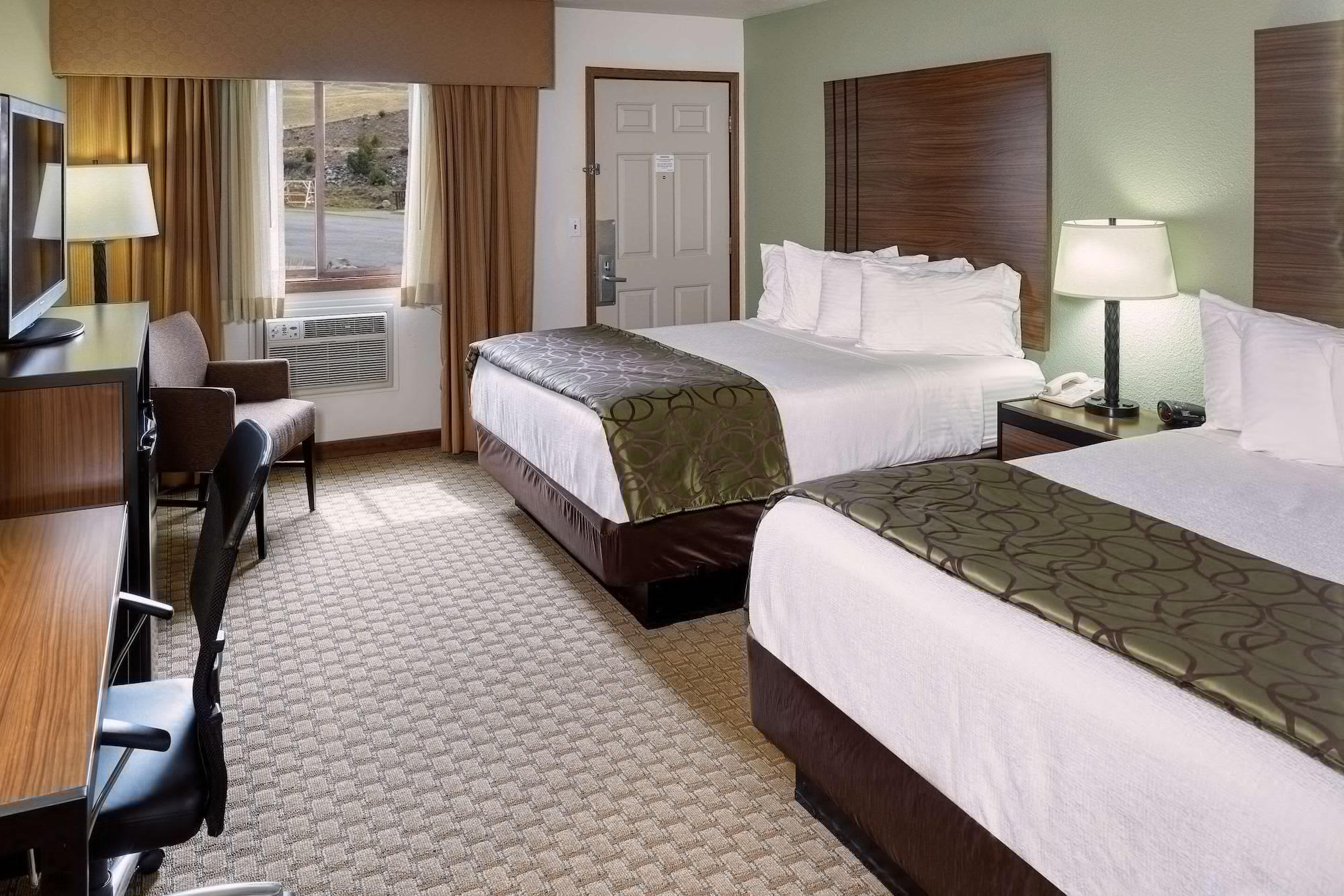 The Ridgeline Hotel At Yellowstone, Ascend Hotel Collection Gardiner Exteriör bild