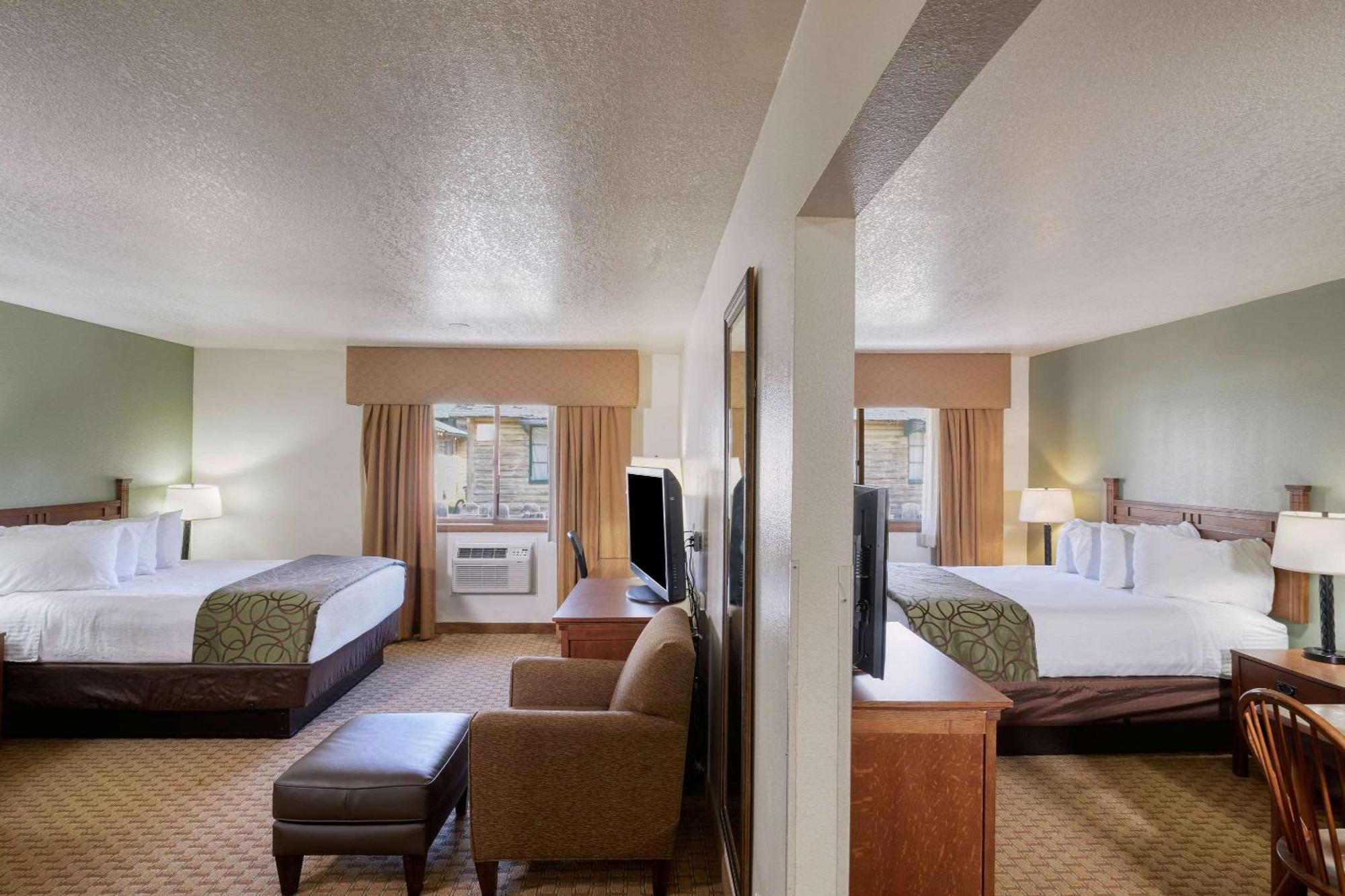 The Ridgeline Hotel At Yellowstone, Ascend Hotel Collection Gardiner Exteriör bild