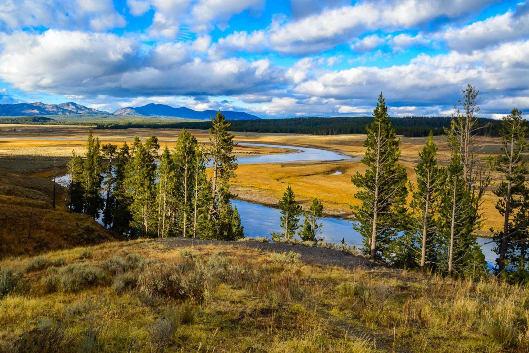 The Ridgeline Hotel At Yellowstone, Ascend Hotel Collection Gardiner Exteriör bild