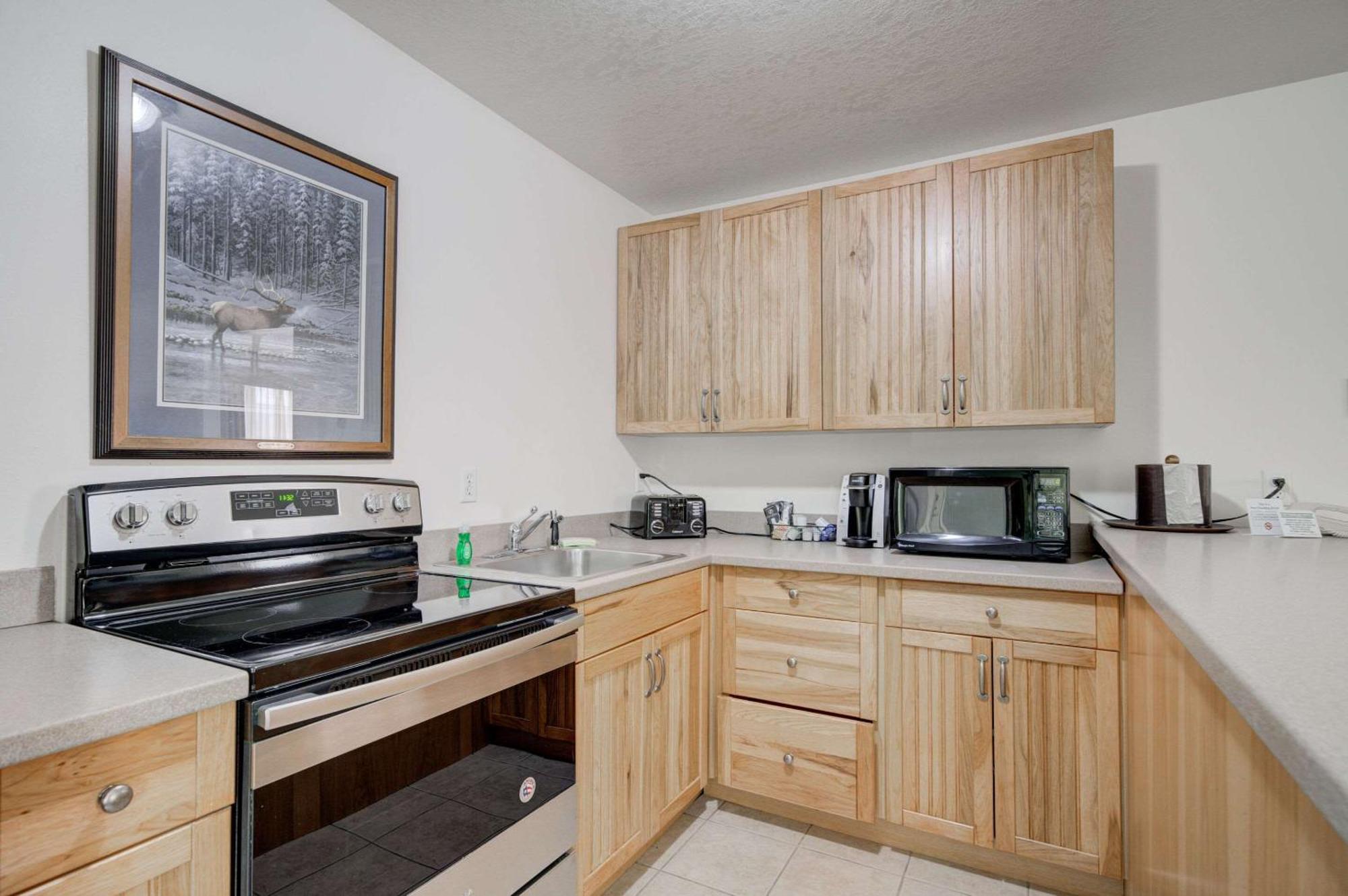The Ridgeline Hotel At Yellowstone, Ascend Hotel Collection Gardiner Exteriör bild
