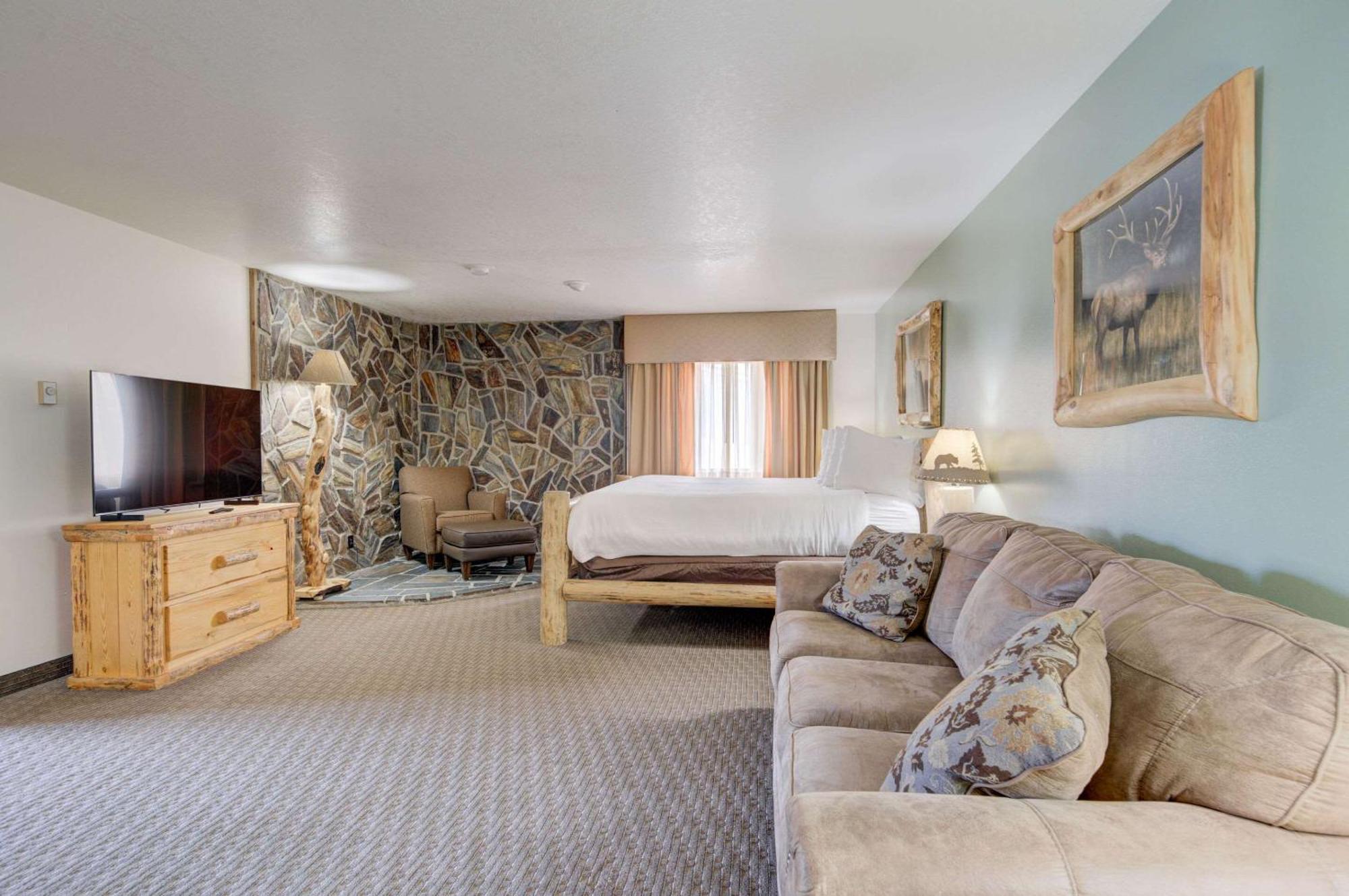 The Ridgeline Hotel At Yellowstone, Ascend Hotel Collection Gardiner Exteriör bild