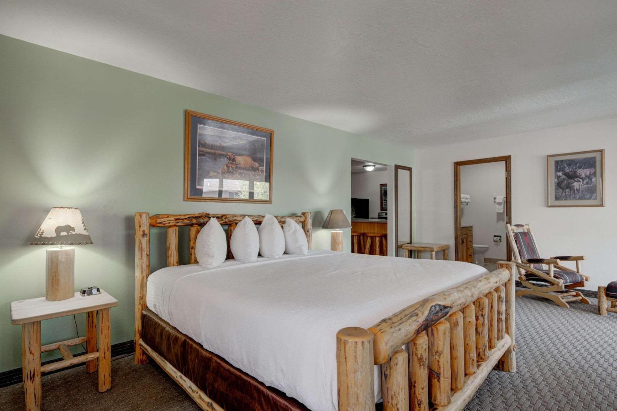The Ridgeline Hotel At Yellowstone, Ascend Hotel Collection Gardiner Exteriör bild