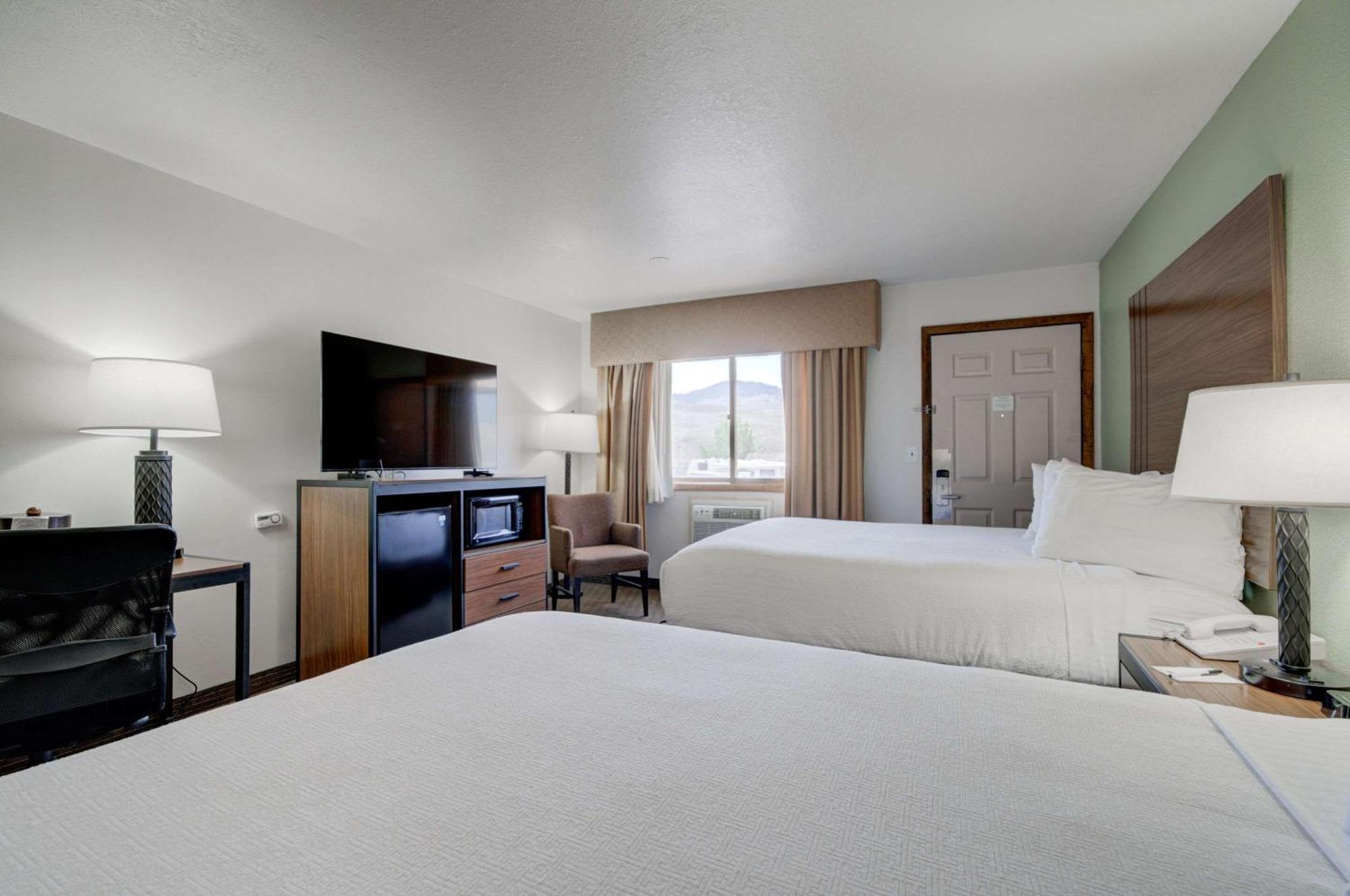 The Ridgeline Hotel At Yellowstone, Ascend Hotel Collection Gardiner Exteriör bild