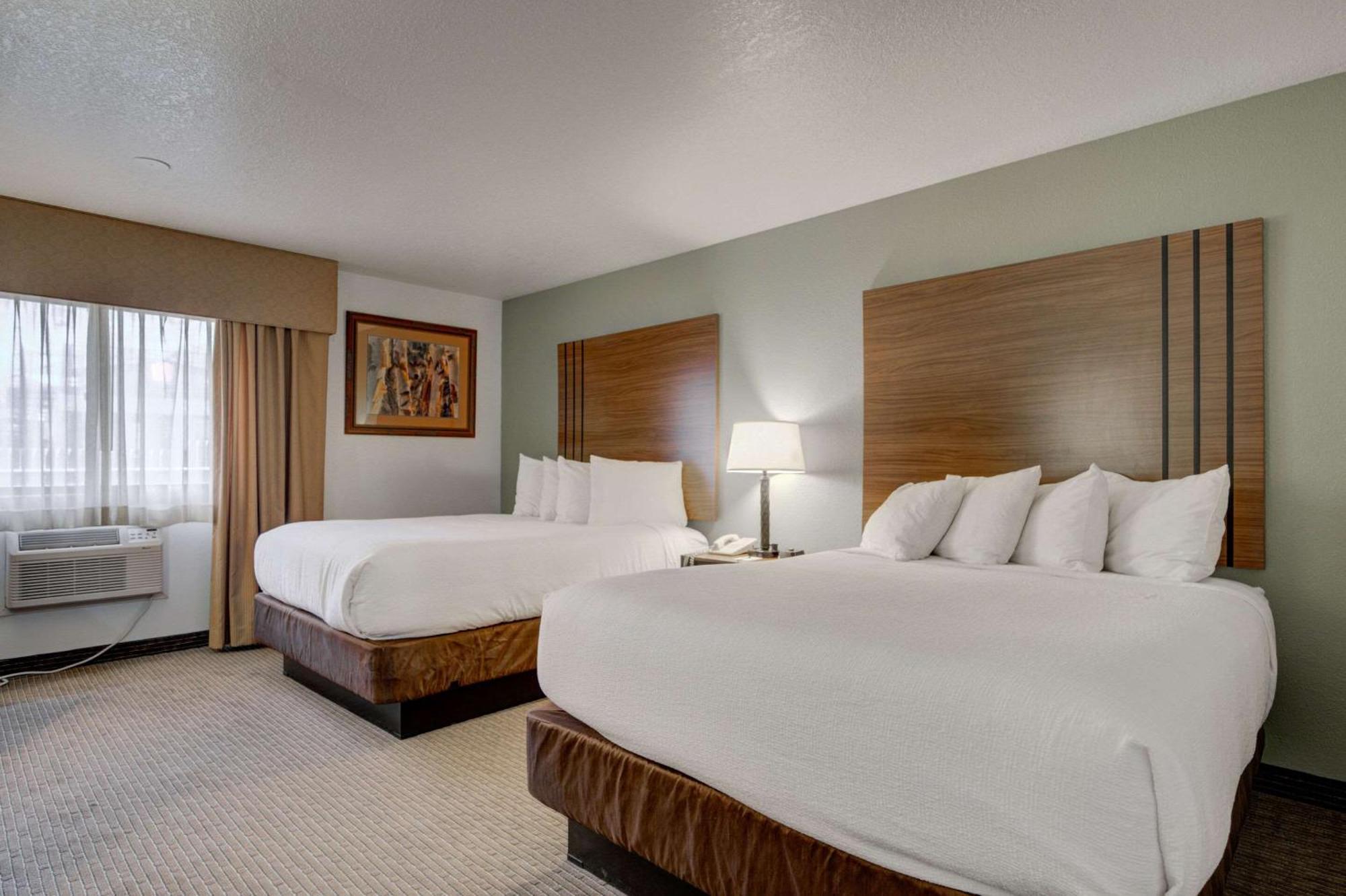 The Ridgeline Hotel At Yellowstone, Ascend Hotel Collection Gardiner Exteriör bild