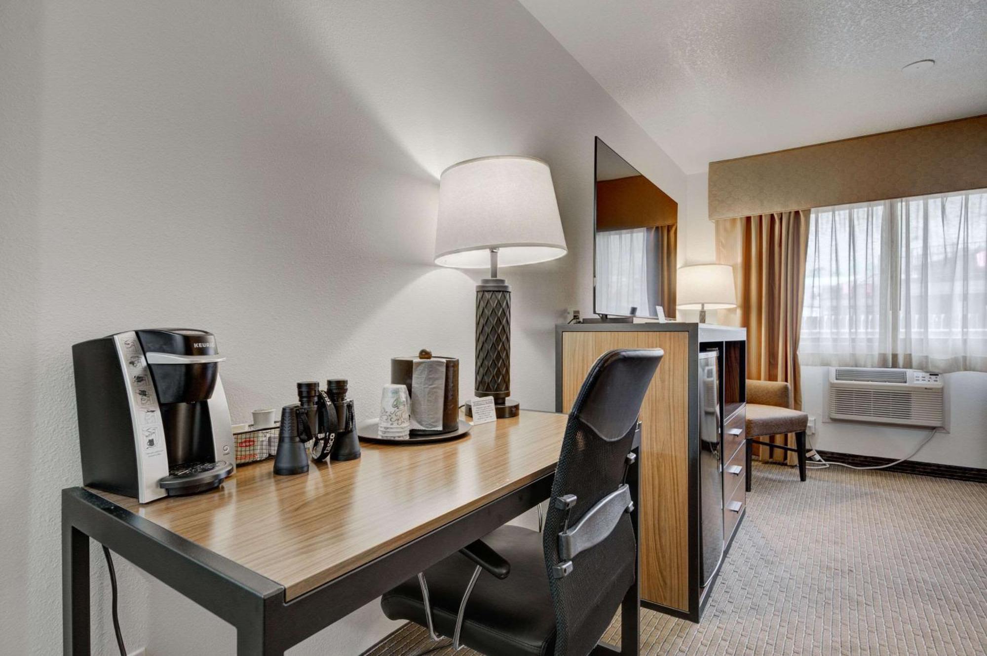 The Ridgeline Hotel At Yellowstone, Ascend Hotel Collection Gardiner Exteriör bild