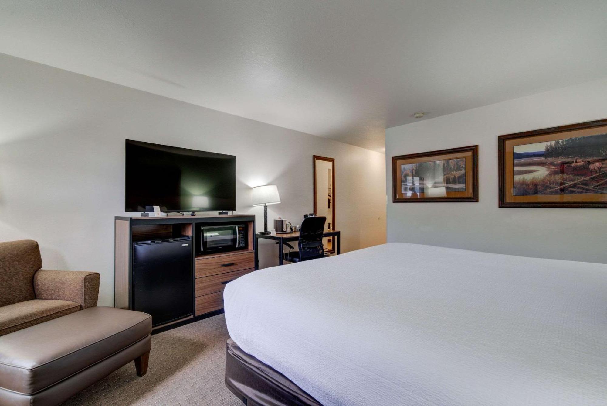 The Ridgeline Hotel At Yellowstone, Ascend Hotel Collection Gardiner Exteriör bild