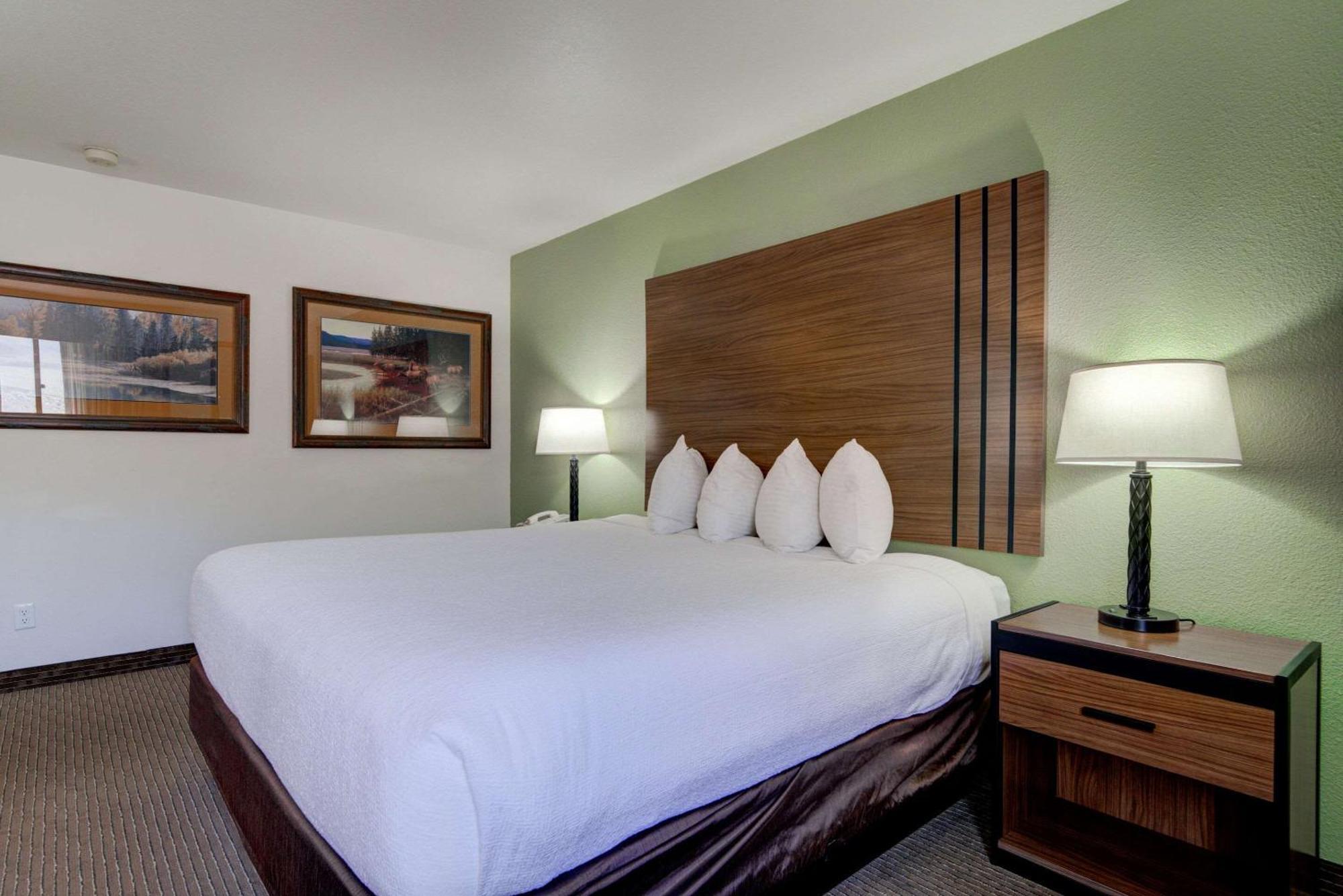 The Ridgeline Hotel At Yellowstone, Ascend Hotel Collection Gardiner Exteriör bild