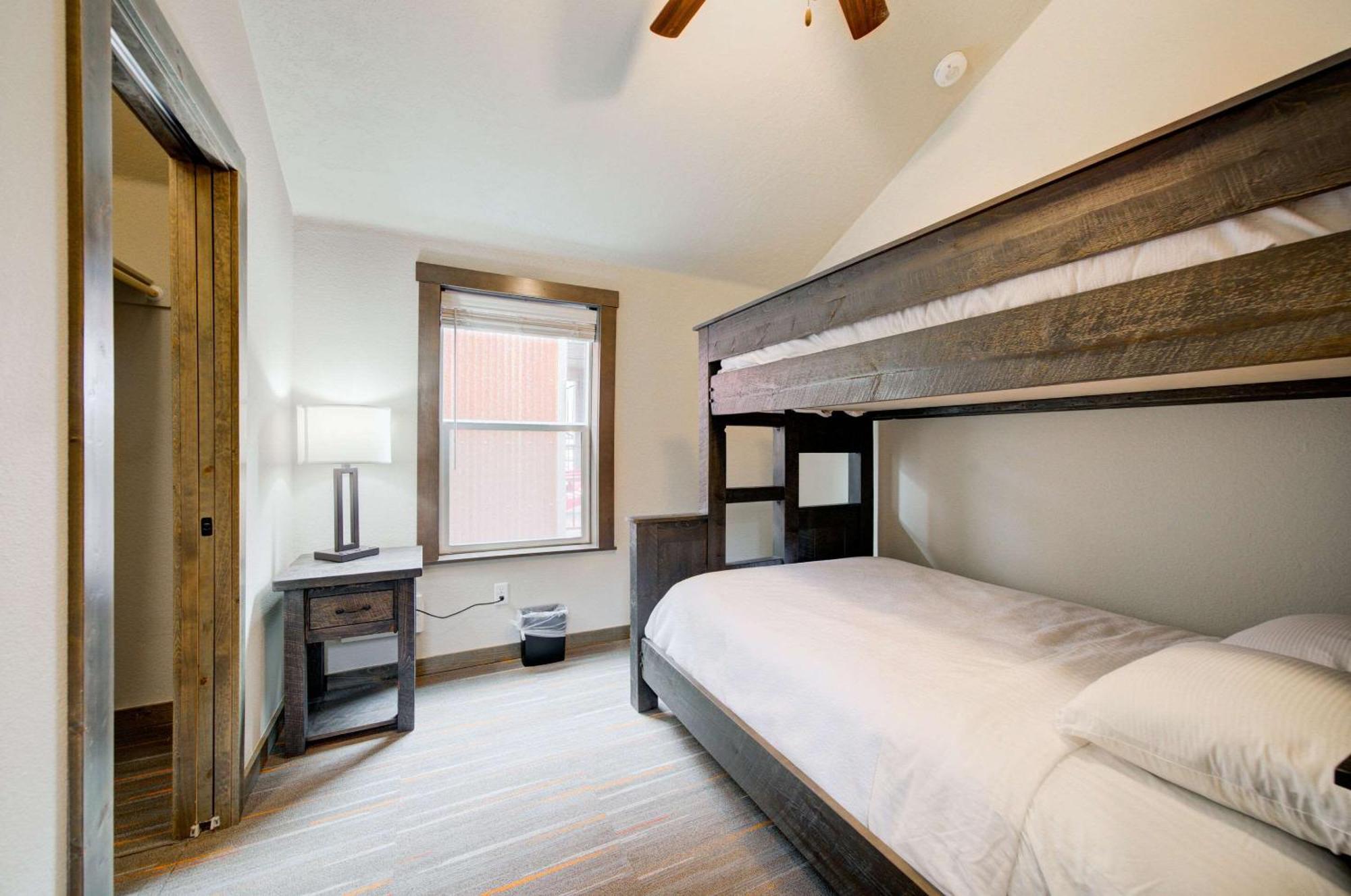 The Ridgeline Hotel At Yellowstone, Ascend Hotel Collection Gardiner Exteriör bild