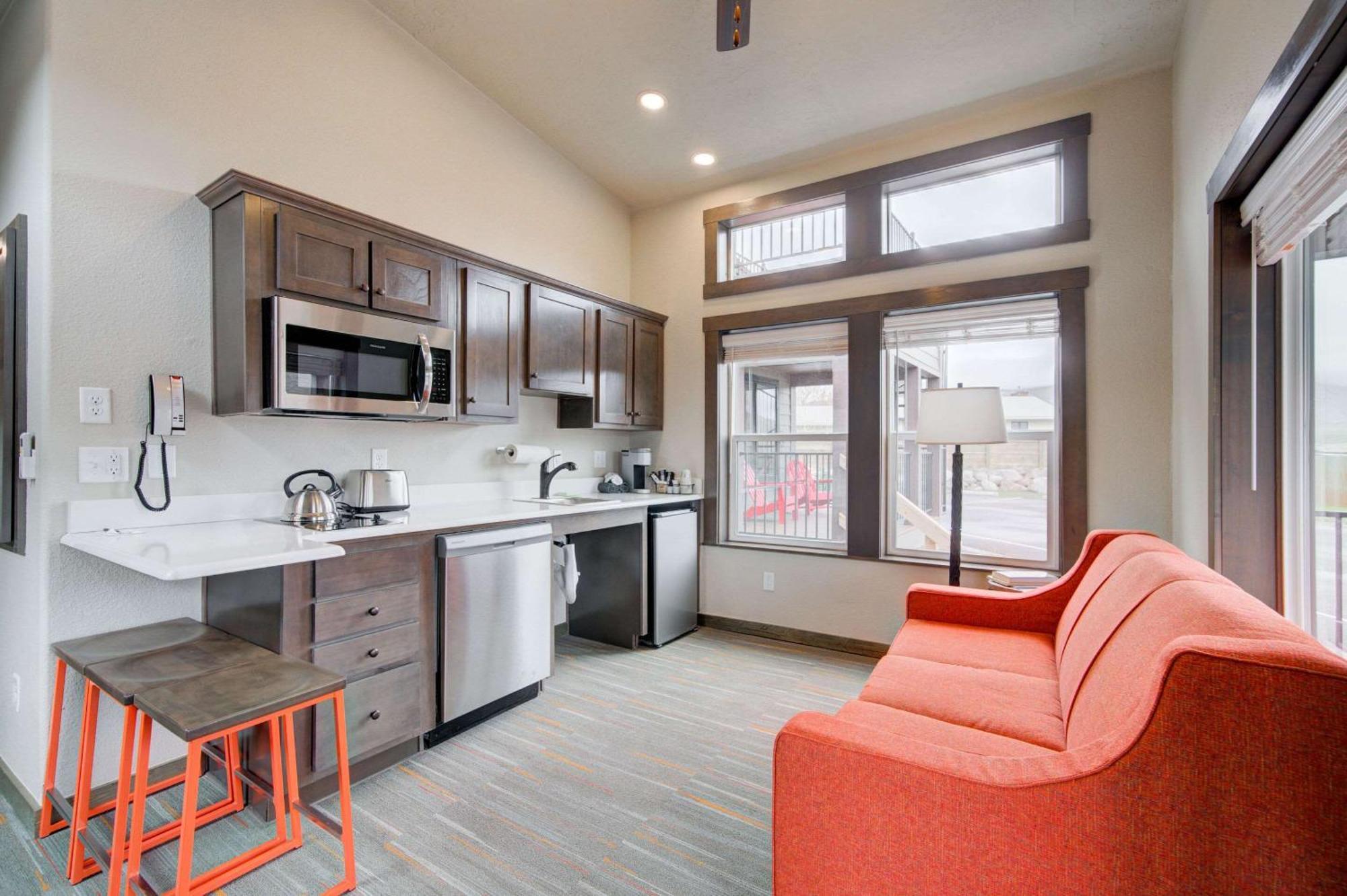The Ridgeline Hotel At Yellowstone, Ascend Hotel Collection Gardiner Exteriör bild